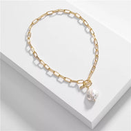 Gold pearl necklace