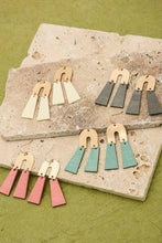 ARCH METAL & WOOD DROP EARRINGS