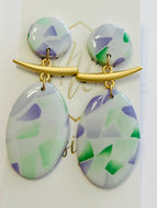 Elongated Earrings with Matte Gold Horn