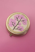 FLORAL EMBROIDERY JEWELRY ORGANIZER WITH MIRROR | 40P572