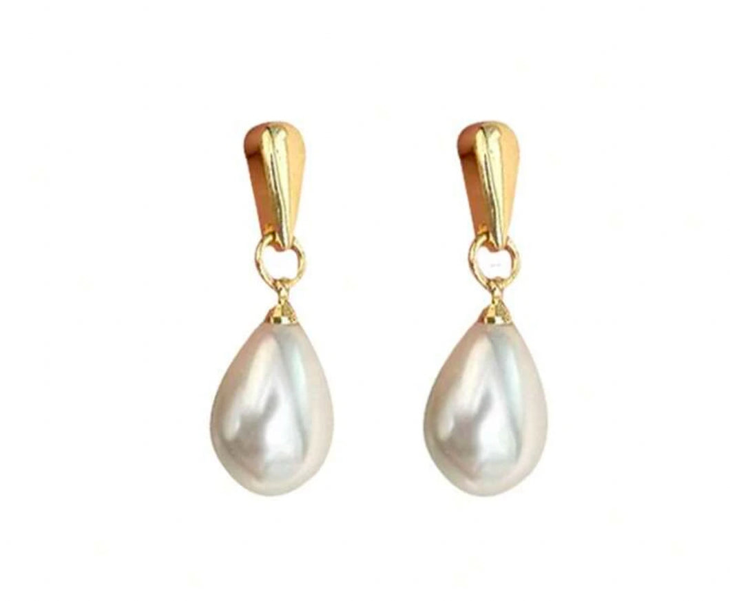 Elegant Small Gold and Pearl Earrings
