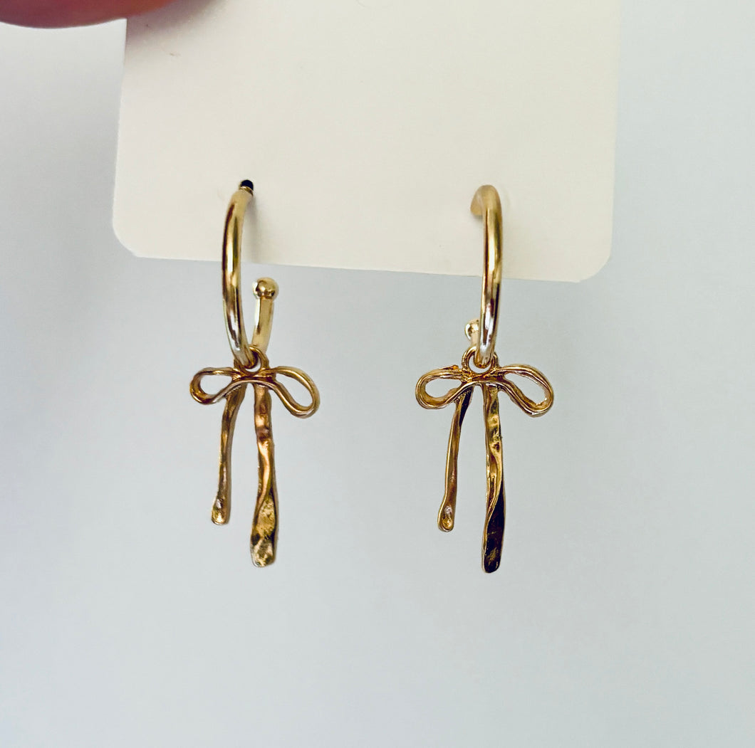 Dainty Gold Bow Earrings