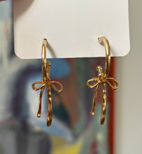 Dainty Gold Bow Earrings