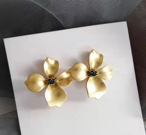 Golden Flower Stud