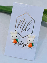 Brown or Cream Bunnies with Carrot