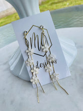 Dainty small white flower dangle earrings