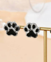 Big Paw Print Studsi