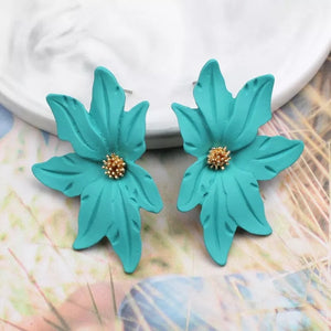 Poinsettia Flower Stud