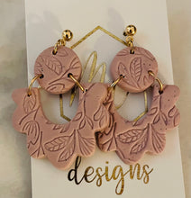 Textured Scallop Flower earrings