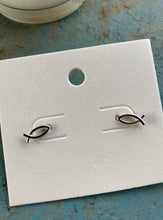 Open Fish Studs