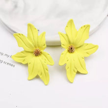 Poinsettia Flower Stud