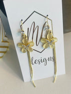 Cream flower with butterfly rhinestone middle earrings