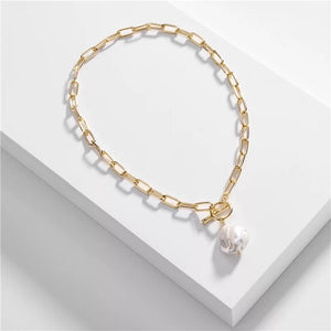 Gold pearl necklace