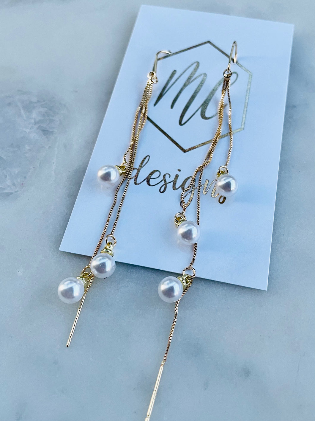 Dainty multi chain/pearl earrings