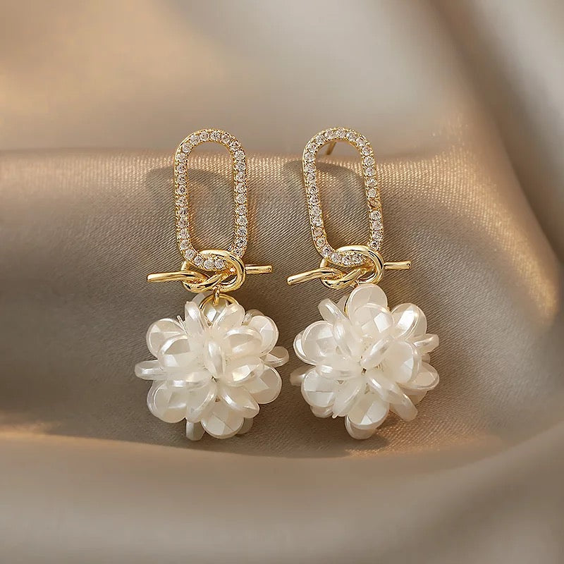 Tie The Knot Elegant Rhinestone & Pearl Cluster Earrings