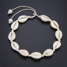 Shell choker necklace