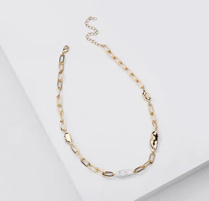 Gold and pearl necklace